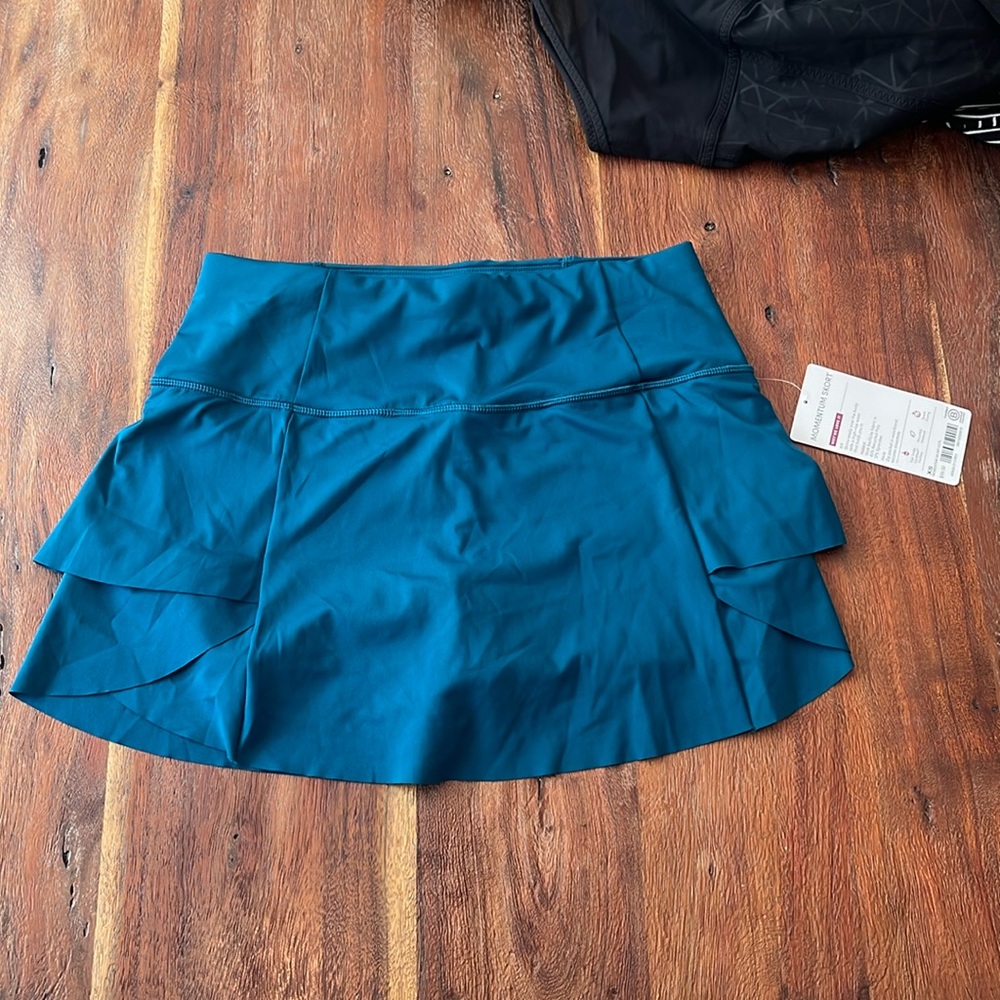 Athleta momentum blue skort size extra small, material: 83% poly 17% spandex